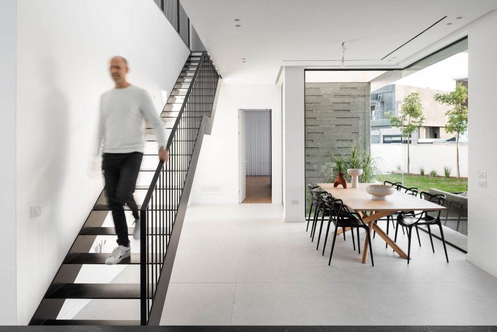 המדריך המלא לבחירת מעקות ומדרגות בטיחות בסטנדרט פרימיום Guide