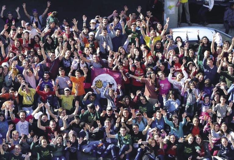 המדריך לחוסן ליווי משפחות והתנדבות עם ילדים - שמחה לילד Guide